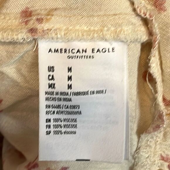 American Eagle Cream Floral Print Cropped Peasant Style Top Medium - Picture 4 of 4